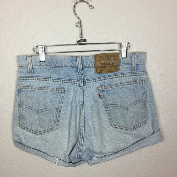 LEVI'S Lightwash High Waisted Denim Shorts Sz 31 - Picture 5 of 6